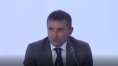 Grillo: "Crediamo nel cold ironing e fabbricheremo batterie ad hoc"