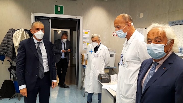 Fondazione Banca degli Occhi, la visita del sottosegretario alla salute Andrea Costa