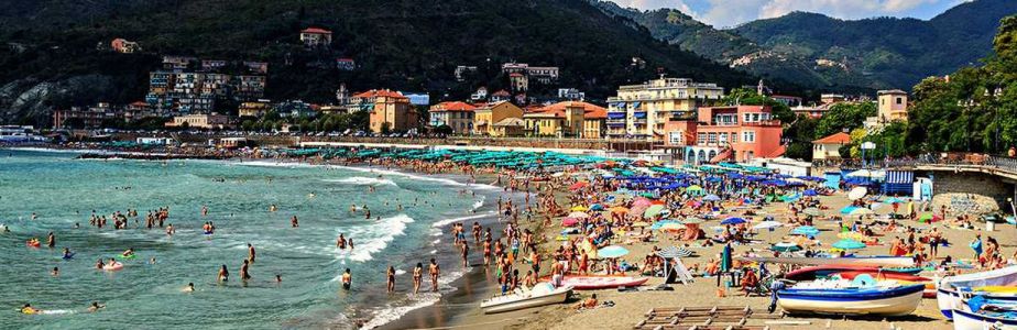 Turismo in Liguria, agosto record: a Genova e La Spezia numeri oltre il pre-covid