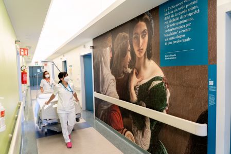 Opere in parole, la bellezza dell'arte entra nelle corsie dell'ospedale di Bergamo