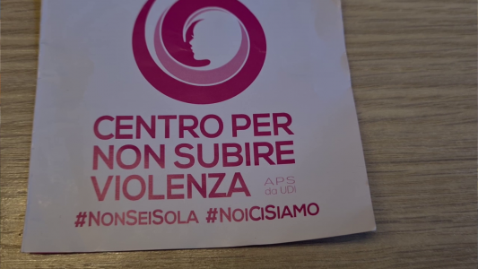 Genova, ecco il calendario a sostegno del "Centro per non subire violenza" di via Cairoli