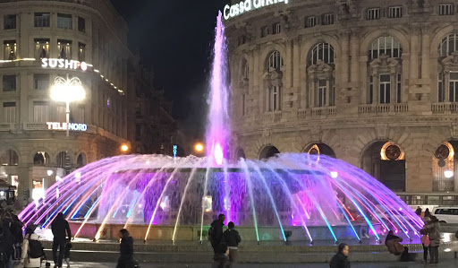 Genova, la fontana di piazza De Ferrari "copiata" a Bergamo