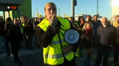 Trieste, il portuale No Green Pass: "Ho il covid: colpa degli idranti, ho preso freddo"