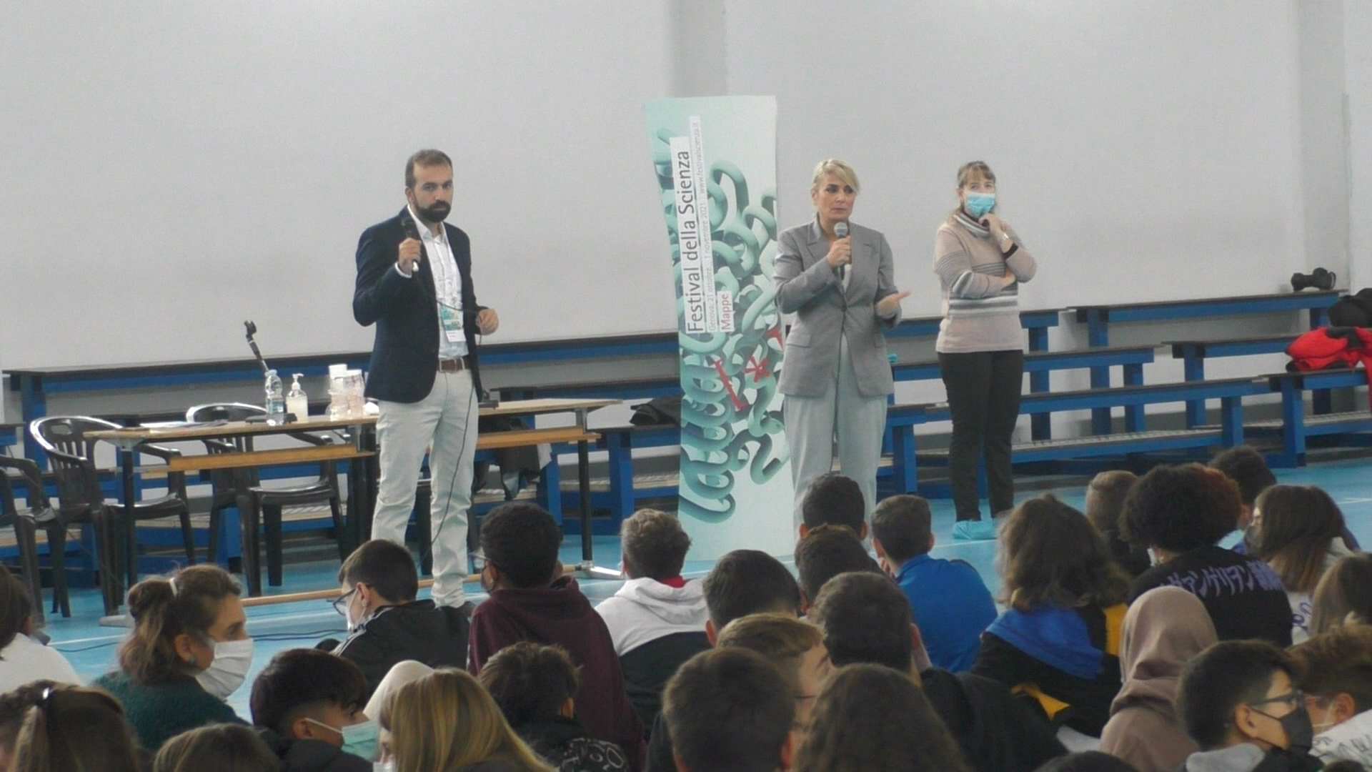 Genova, l'immunologa Antonella Viola: "Importante parlare di scienza ai più giovani"