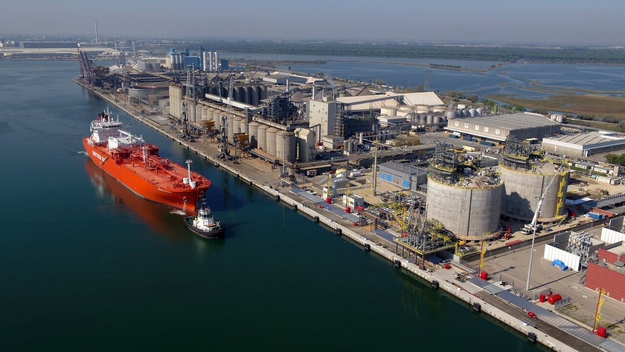 Ravenna: presentata la piattaforma per navi a LNG