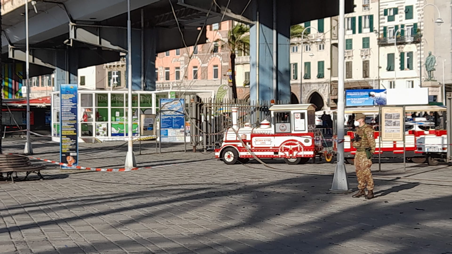 Genova, indagine per disastro colposo per il crollo dei cavi dalla sopraelevata