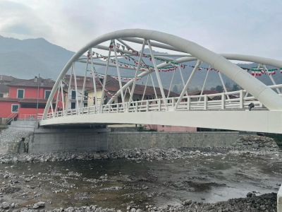 Montoggio, inaugurato il nuovo ponte a campata unica: è costato 1,5 milioni