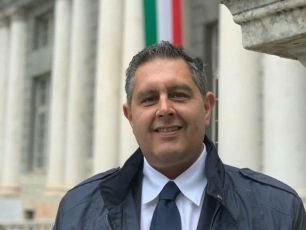 Liguria, il presidente Toti sotto scorta dopo le minacce