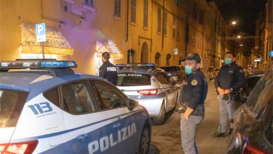 Genova, testata al titolare e fuga dal ristorante senza pagare: 2 donne denunciate