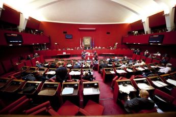 Genova, il consiglio comunale riapre al pubblico: 42 posti con obbligo green pass