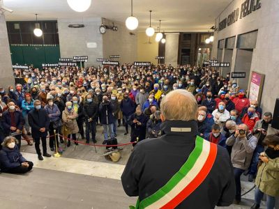 Genova ricorda la deportazione degli ebrei, Bucci: "Le nuove generazioni si rendano conto di quanto accaduto"