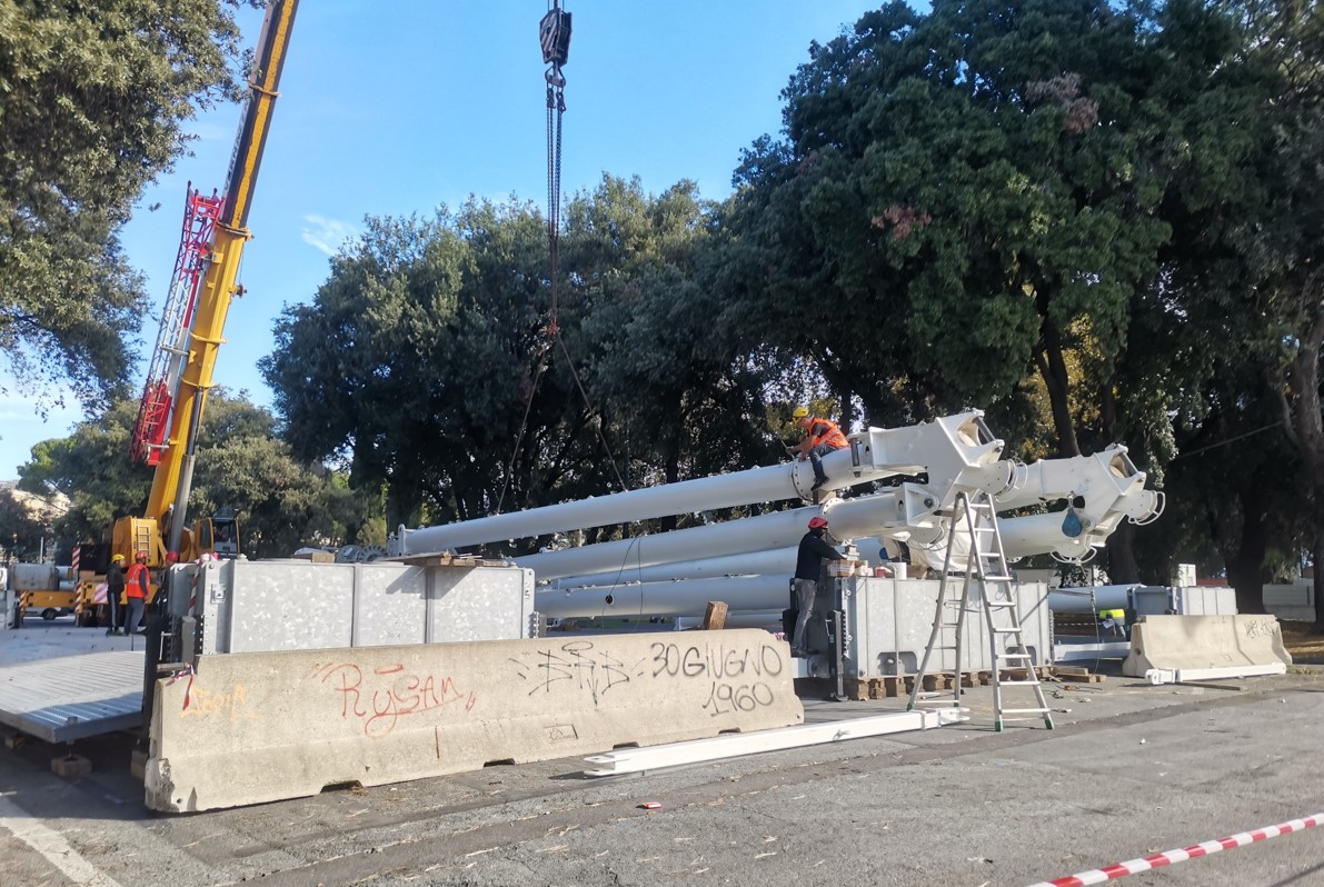 Genova, il trasloco della ruota panoramica non piace a tutti