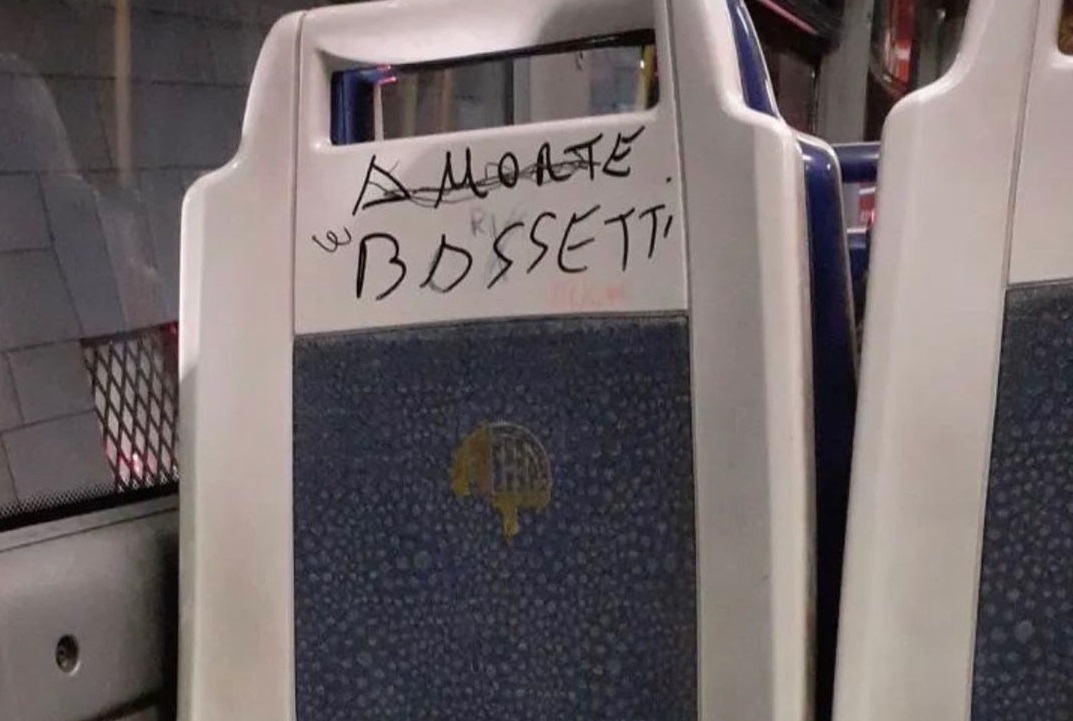 Genova, minacce a Bassetti su un bus: "Basta, si puniscano i responsabili"