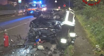 Auto finisce fuoristrada a Pontinvrea: due giovani in ospedale in gravi condizioni