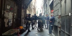 "Volete del fumo?", pusher offre droga alla polizia locale: arrestato a Genova