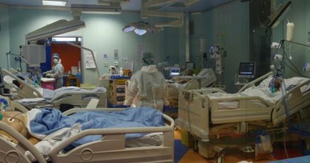 Genova, troppi No Vax ricoverati, malato oncologico non trova un letto. Il Galliera: "Seguito a domicilio come in ospedale" 