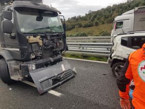 Genova Est, tir piomba sulle auto. Paura ma nessun ferito grave