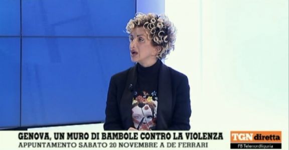 A Genova un "muro" di bambole contro la violenza sulle donne  