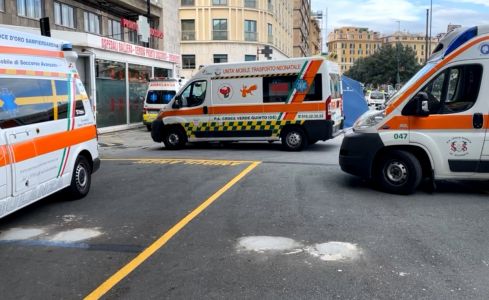 Genova, iperafflusso all’ospedale Galliera, la direzione: “14 ambulanze in due ore”