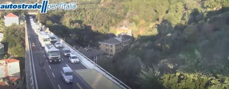 Celle Ligure, lunghe code in autostrada sin dal mattino