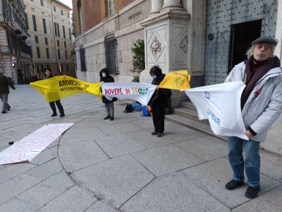 Genova, nuovo presidio in largo Lanfranco: "400 migranti a rischio annegamento, l'Italia intervenga"