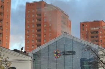 Genova, fumo dal tetto della Fiumara: evacuato il centro commerciale