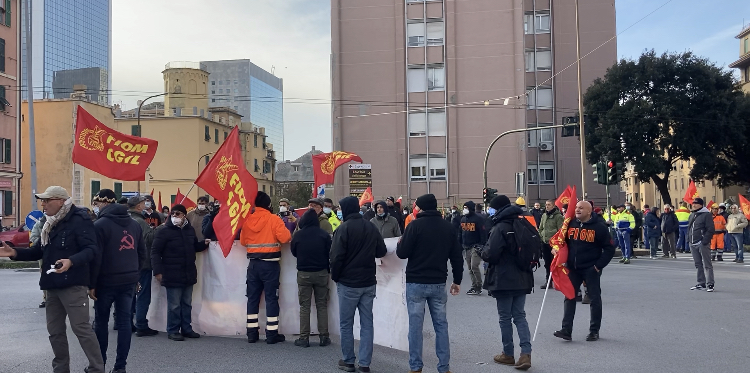 Genova, metalmeccanici in sciopero per 4 ore contro il governo Draghi
