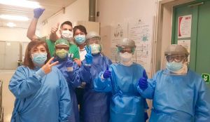 Genova, gli infermieri: "Riaprite le porte degli ospedali ai parenti"