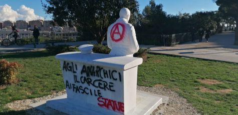 Genova, nuovo atto vandalico contro la statua di Giorgio Parodi in Mura delle Capuccine