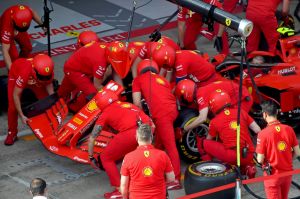 Da Ronco Scrivia alla Ferrari: la Racing Force fornirà i caschi ai meccanici 