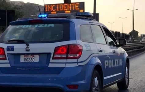 Imperia, cappotta con la macchina in autostrada e poi scappa a piedi