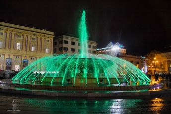 Genova, la fontana di piazza De Ferrari si illumina di verde per la Giornata nazionale delle persone scomparse