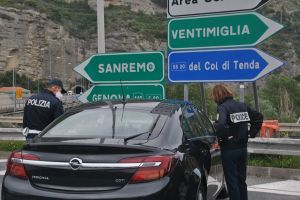 Covid, frontiere chiuse. L'assessore Berrino non ci sta: "Folle, in Liguria uccide il turismo"