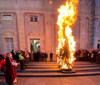 Genova, fiamma dritta al Confeugo: è di buon auspicio per il futuro della città