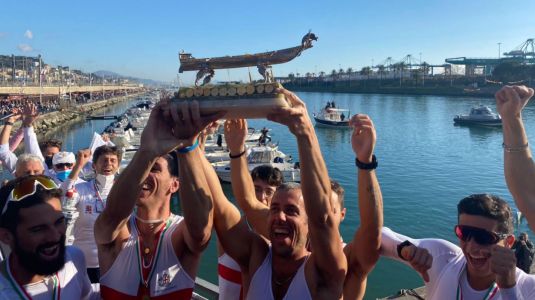 Regata delle repubbliche marinare: trionfa Genova, battuta Amalfi al fotofinish
