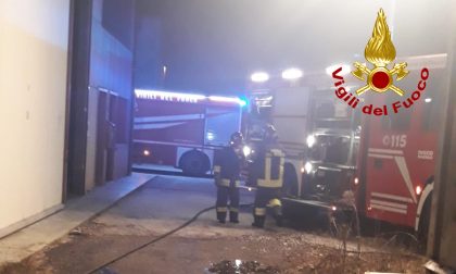 Lavagna, incendio nel vano scale in via de Camminello: famiglie evacuate per ore