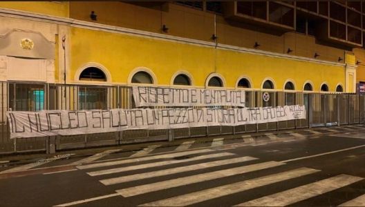 Ultras Sampdoria scomparso, lo striscione dei tifosi del Genoa