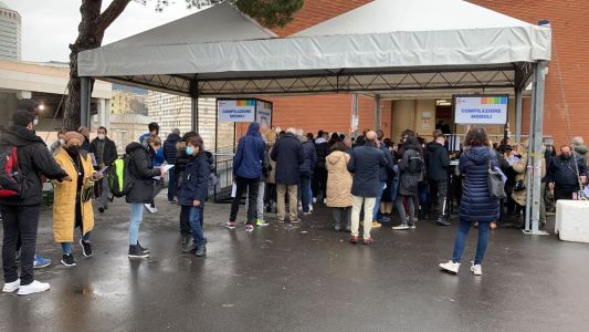Genova, caos alla Sala Chiamata per i vaccini