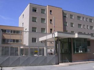 Sanremo, due detenuti appiccano incendi in cella