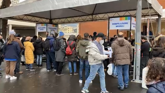 Genova, punti tamponi e vaccini nel caos a Quarto e San Benigno