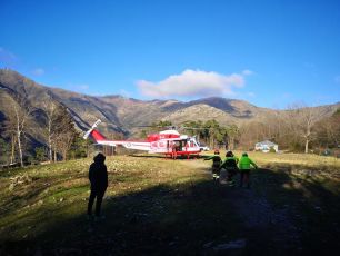 Genova, 54enne cade col quad a Sant'Ilario: soccorso con l'elicottero Drago