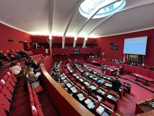 Genova, spostamento depositi chimici a ponte Somalia: presentati 32 ordini del giorno