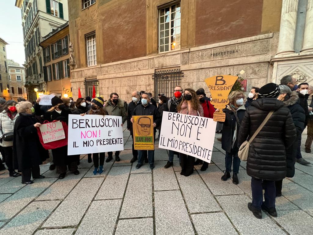Elezioni Quirinale, centrosinistra in piazza per dire "no" a Berlusconi presidente