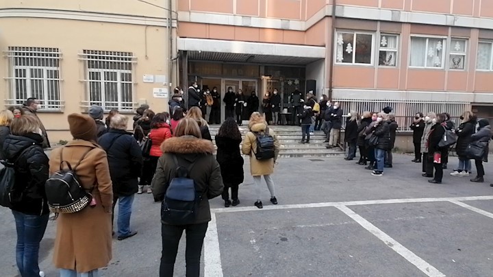 Scuola, i presidi della Valpolcevera: "Sistema al collasso: si cambino norme su tamponi"