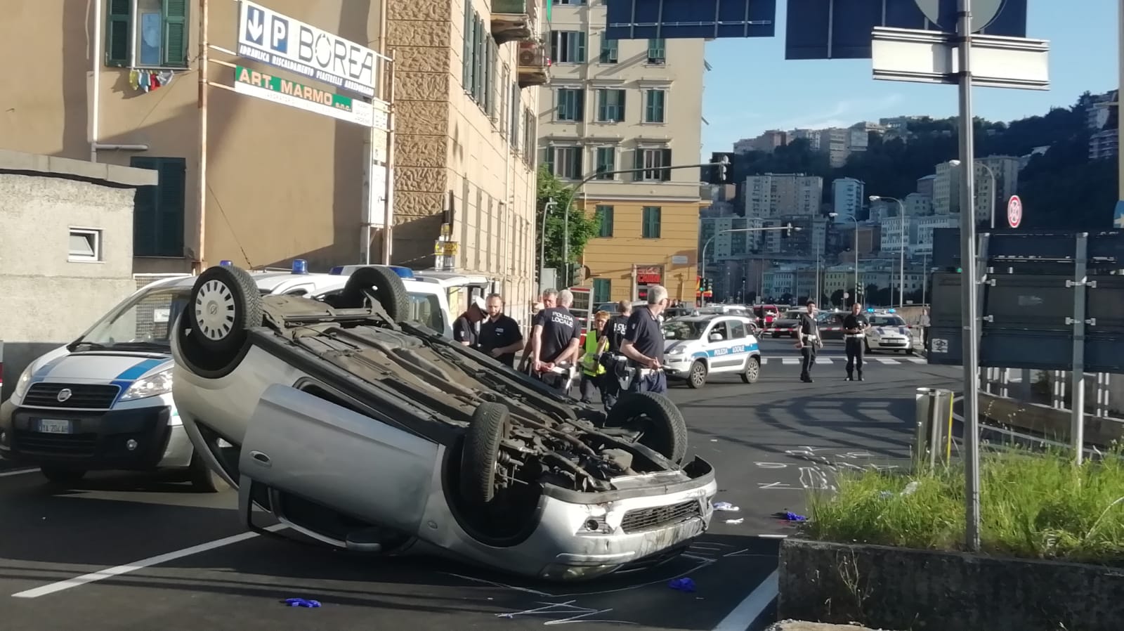 Genova, nel 2021 meno incidenti mortali ma conducenti più indisciplinati
