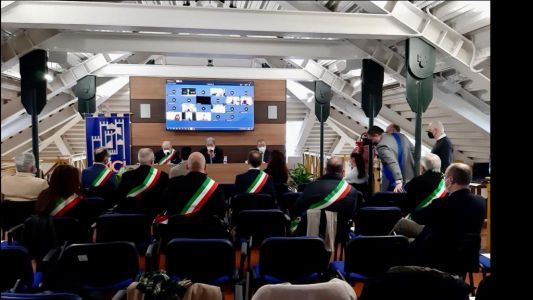 Genova, il sindaco Bucci inaugura la "Sala Enrico Piccardo" a Palazzo Ducale