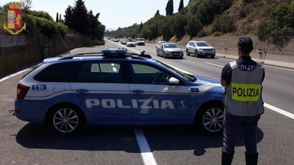 Tir contromano tra Serravalle e Vignole in A7: autostrada chiusa e poi riaperta