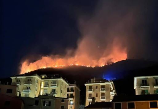 Incendio Monte Moro, spento nella notte l'ultimo focolaio. Più di 30 ettari bruciati in due giorni
