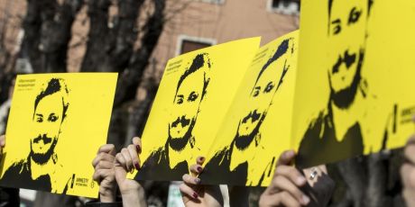 Genova, uno striscione per chiedere giustizia per Giulio Regeni: l'iniziativa del Ducale