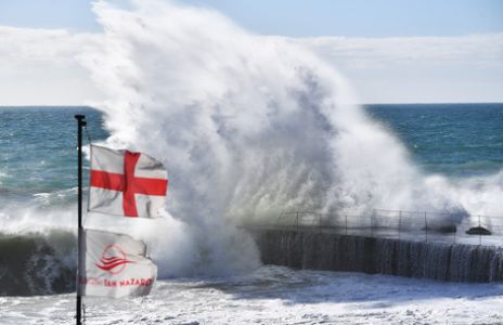 Venti di burrasca sulla Liguria, lunedì attese raffiche fino a 120 kmh 